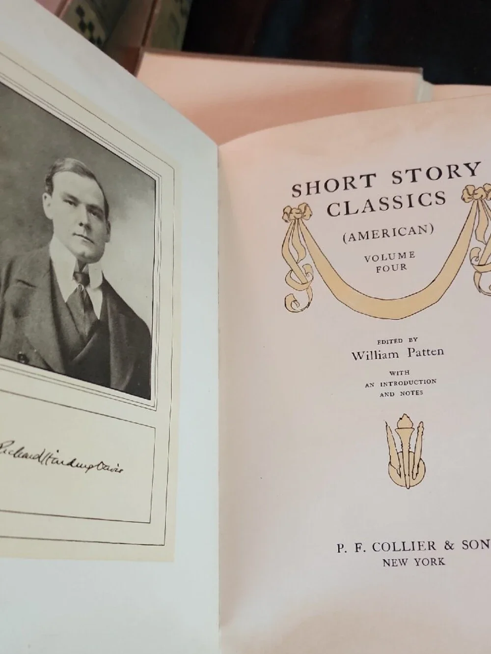 Short Story Classics American Hardcover Book Set - Beige